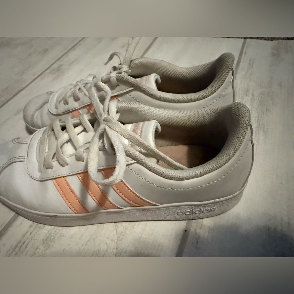 Adidas Girl's VL Court 2.0 Sneaker 4M peach stripes pink